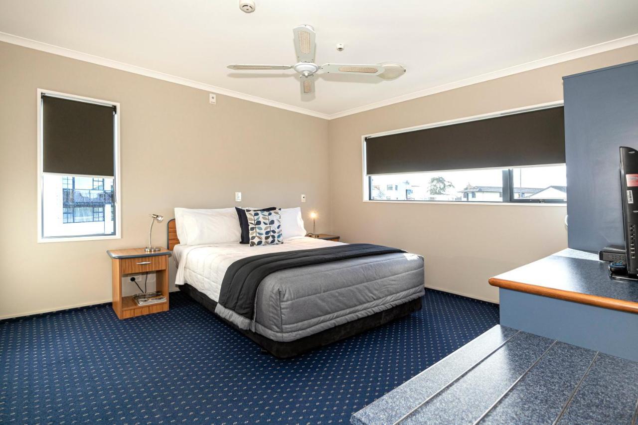 Bay Motor 4*